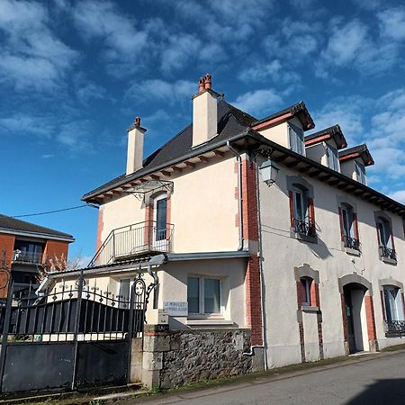 Le Miraillet, Gite Saint-Illide 外观 照片