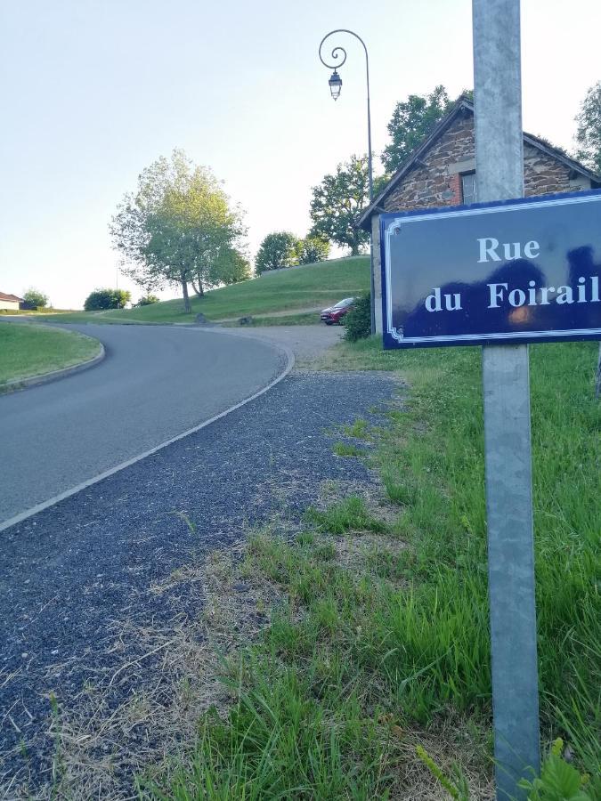 Le Miraillet, Gite Saint-Illide 外观 照片