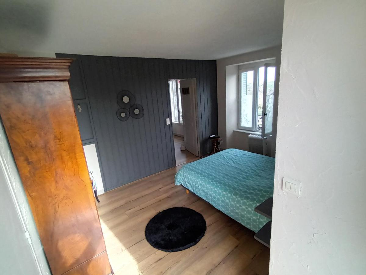 Le Miraillet, Gite Saint-Illide 外观 照片