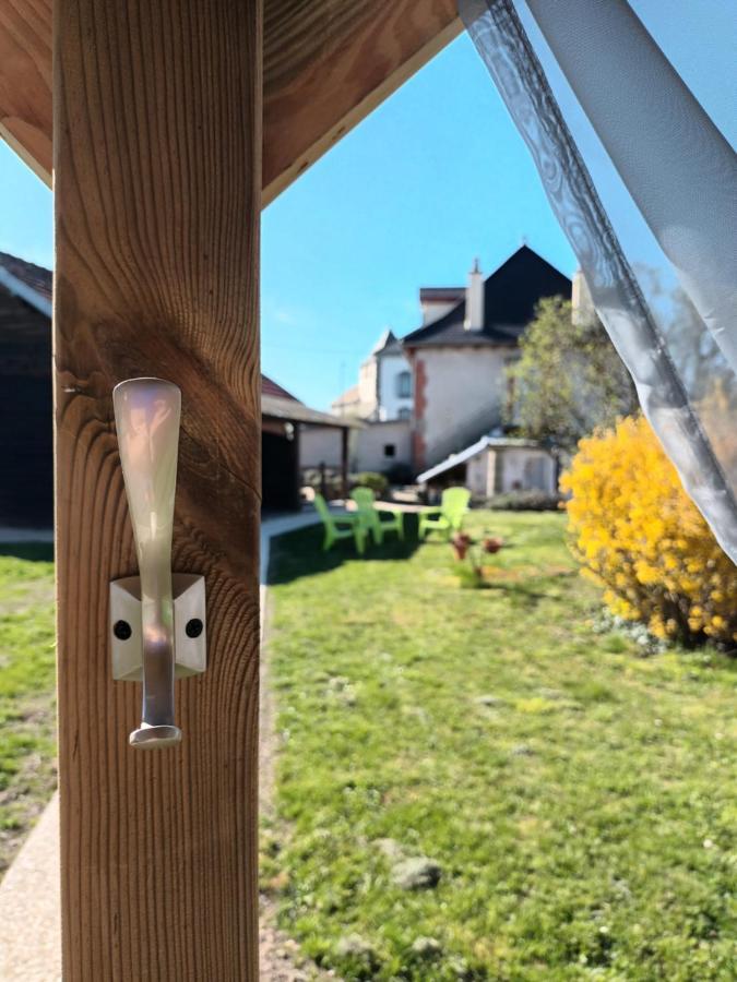 Le Miraillet, Gite Saint-Illide 外观 照片